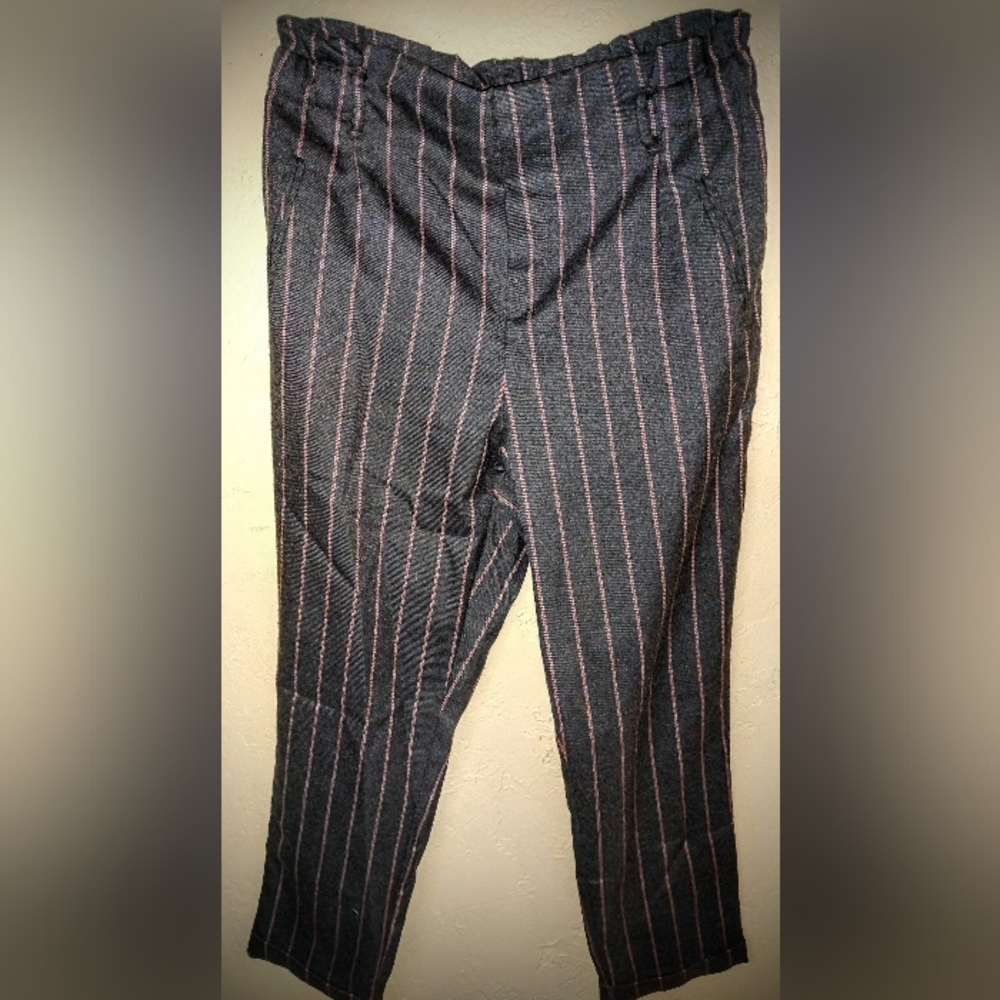 Kiss & Cry Women's Red Striped Capri's Gray Pants
